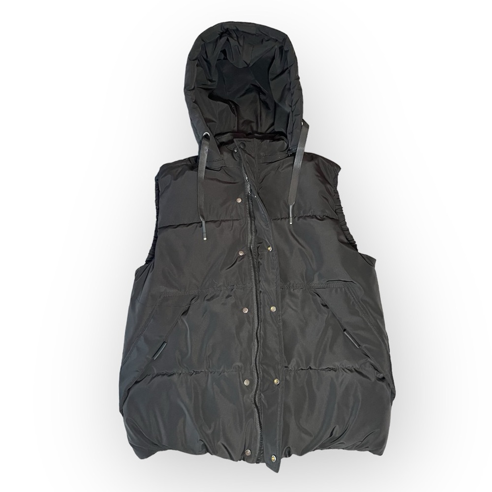 Men's S-M Puffy Black oversized Vest with zippers and buttons